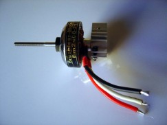 sky_mot02_brushless_motor.jpg