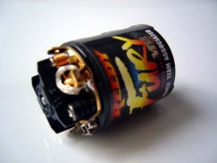 reedy_fury_11x3_mw_villanymotor.jpg